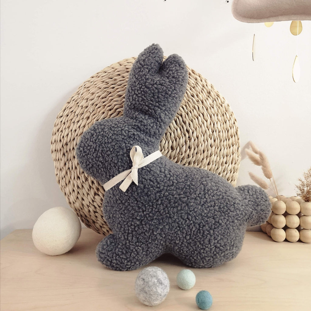 Coussin Lapin de Paques- Easter Bunny Pillow- The Butter Flying
