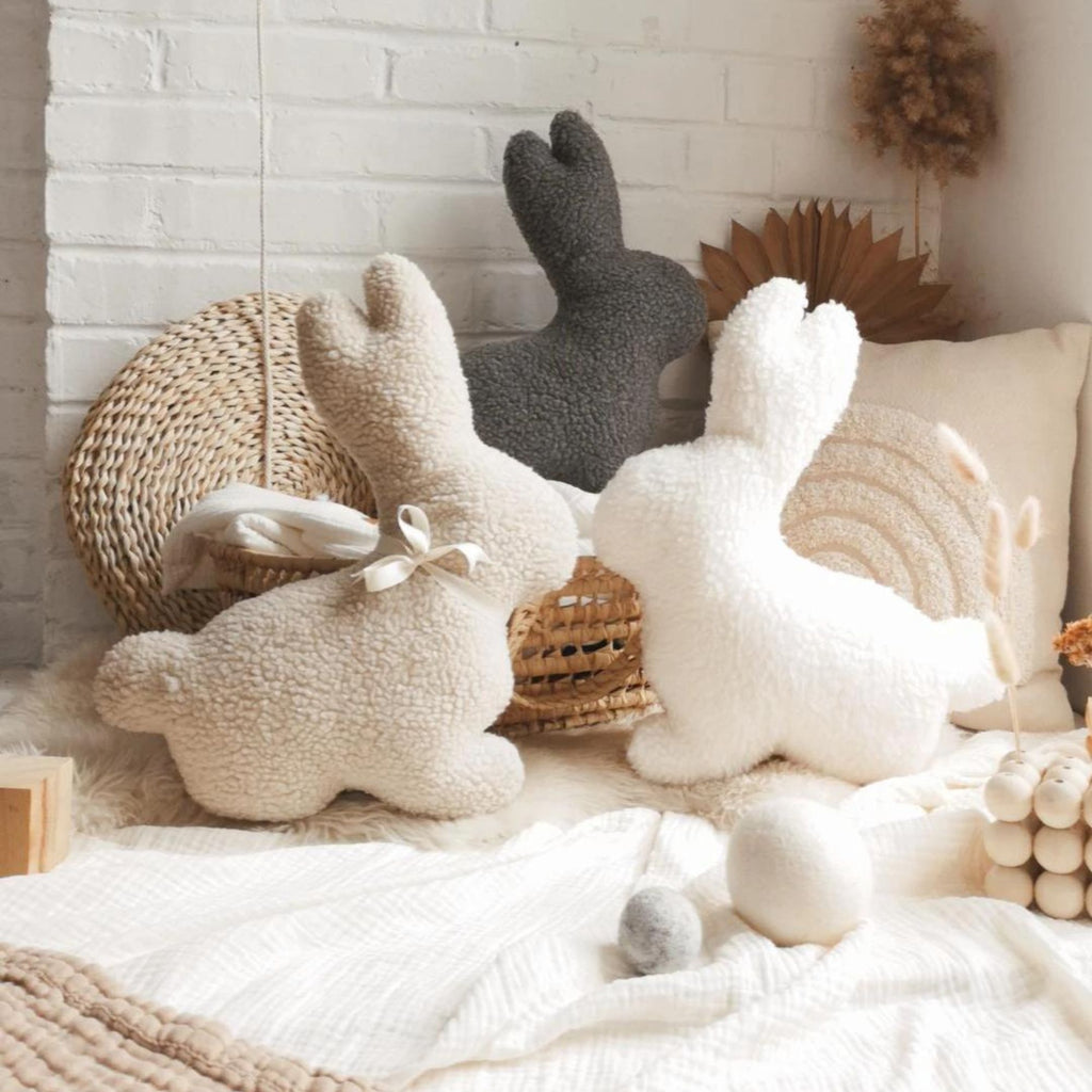 Coussin Lapin de Pâques- Easter Bunny Pillow- The Butter Flying