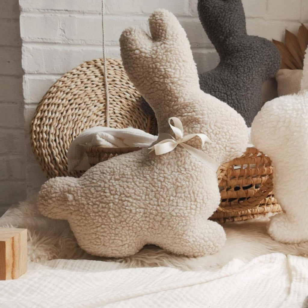 Coussin Lapin de Paques- Easter Bunny Pillow- The Butter Flying