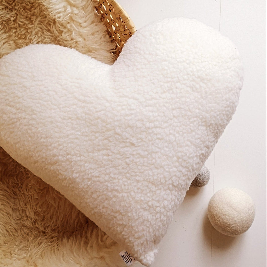 coussin en forme de coeur-bouclette-sherpa-ivoire