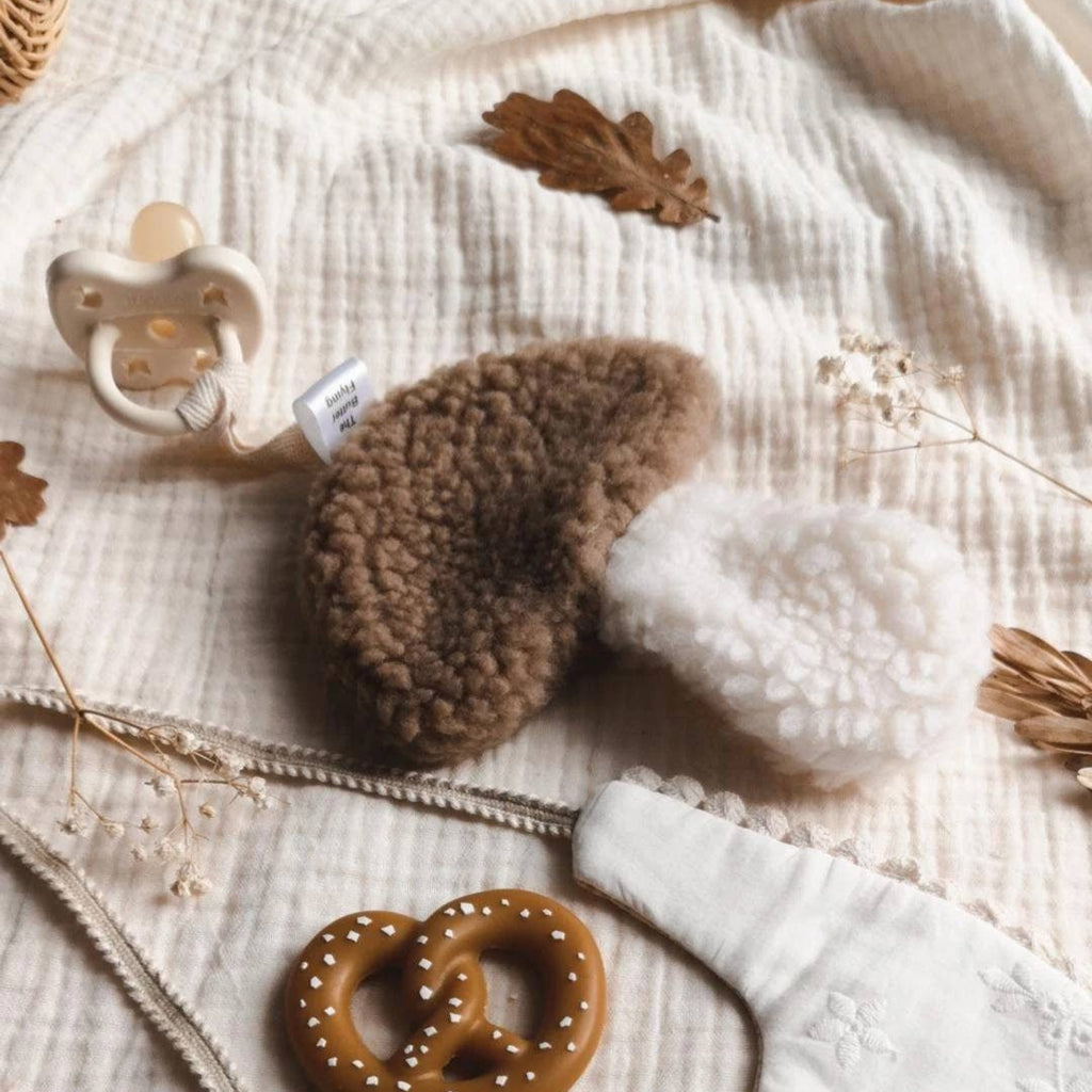 Attache-Tetine Champignon-Mushroom Pacifier Holder- The Butter Flying-1
