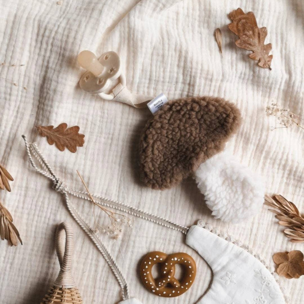 Attache-Tetine Champignon-Mushroom Pacifier Holder- The Butter Flying