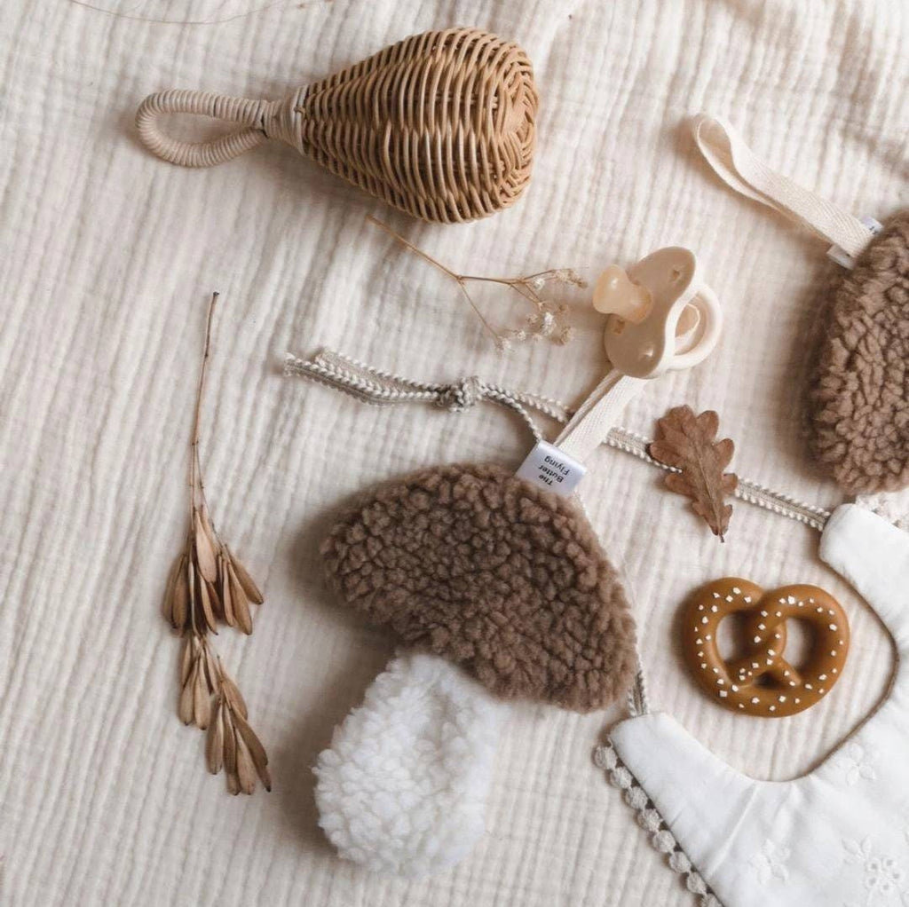 Attache-Tetine Champignon-Mushroom Pacifier Holder- The Butter Flying