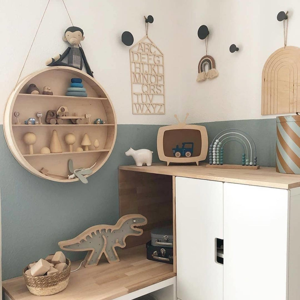 abécédaire en bois - wooden alphabet board- The Butter Flying