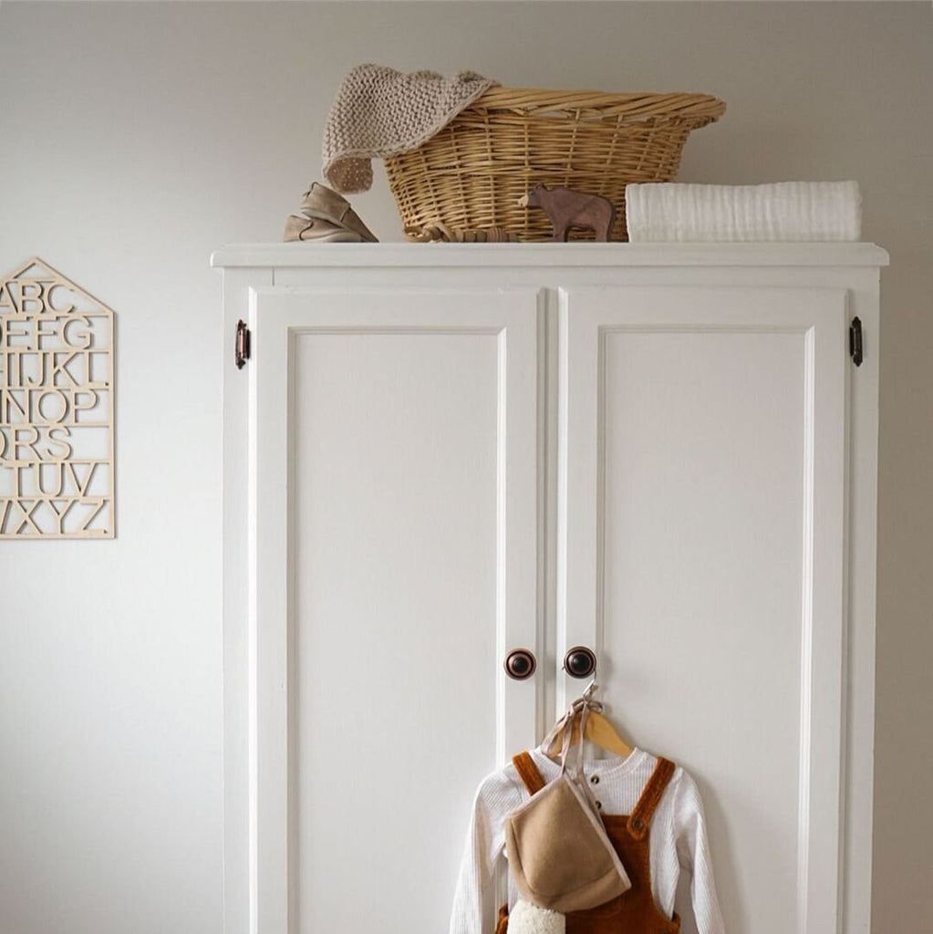 abécédaire en bois - wooden alphabet board- The Butter Flying